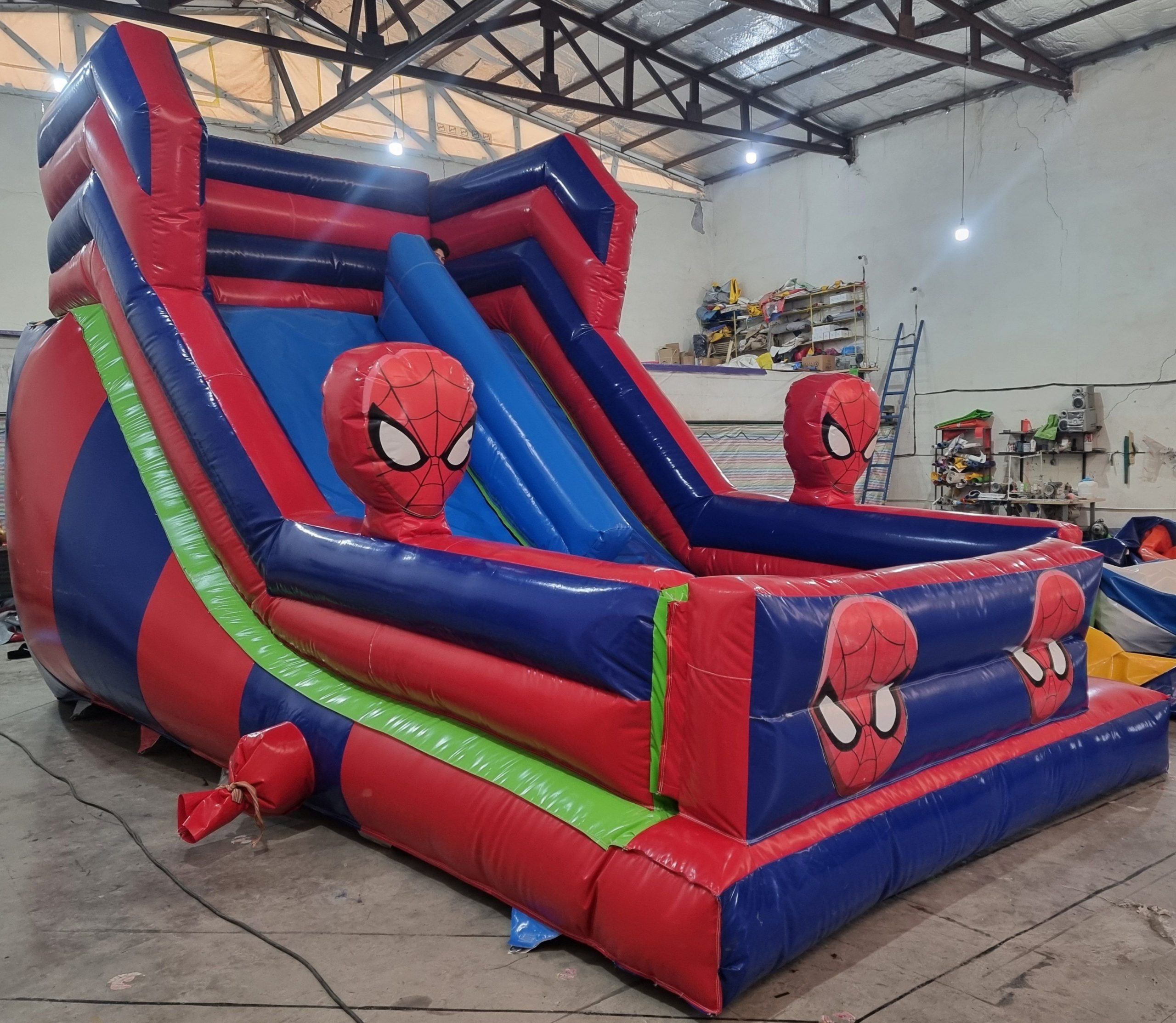 سرسره بادی اسپایدرمن شادلین - ارتفاع ۴ متر