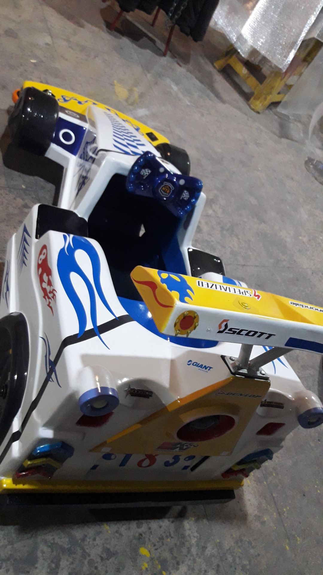 نمای پشت قطار فرمول وان