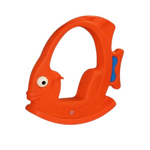 کودک در حال بازی با اسباببازی تعادلی ماهی - تقویت مهارت تعادل