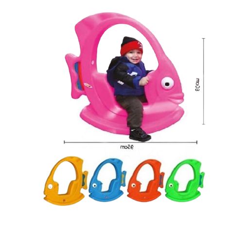 کودک در حال بازی با اسباببازی تعادلی ماهی - تقویت مهارت