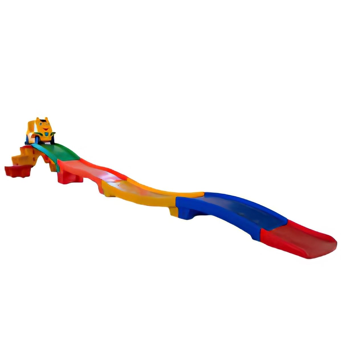 کودک در حال استفاده از سطح شیبدار شادلین - تقویت مهارت حرکتی