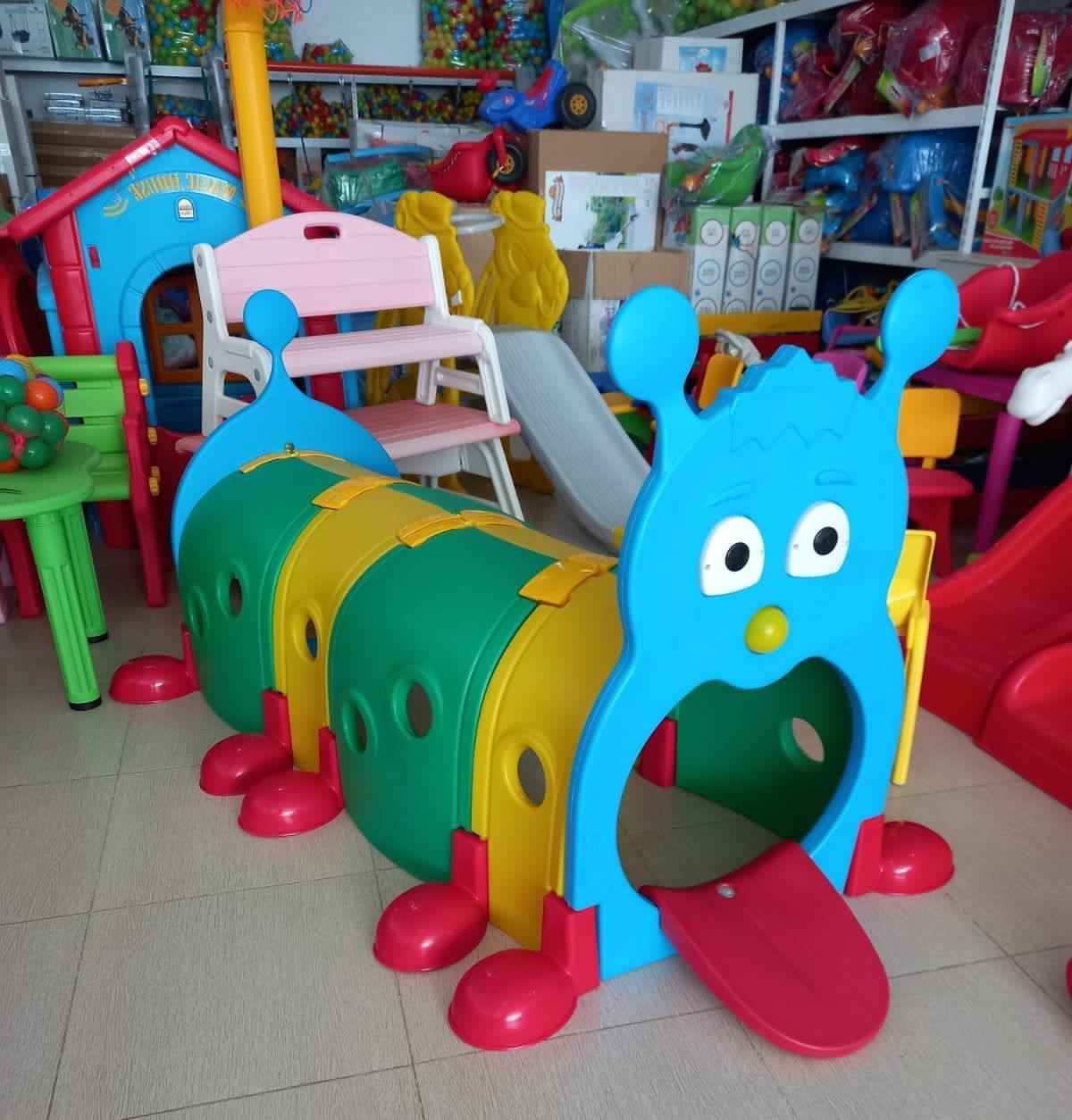 روزنههای ارتباطی تونل هزارپا - امکان تعامل کودکان