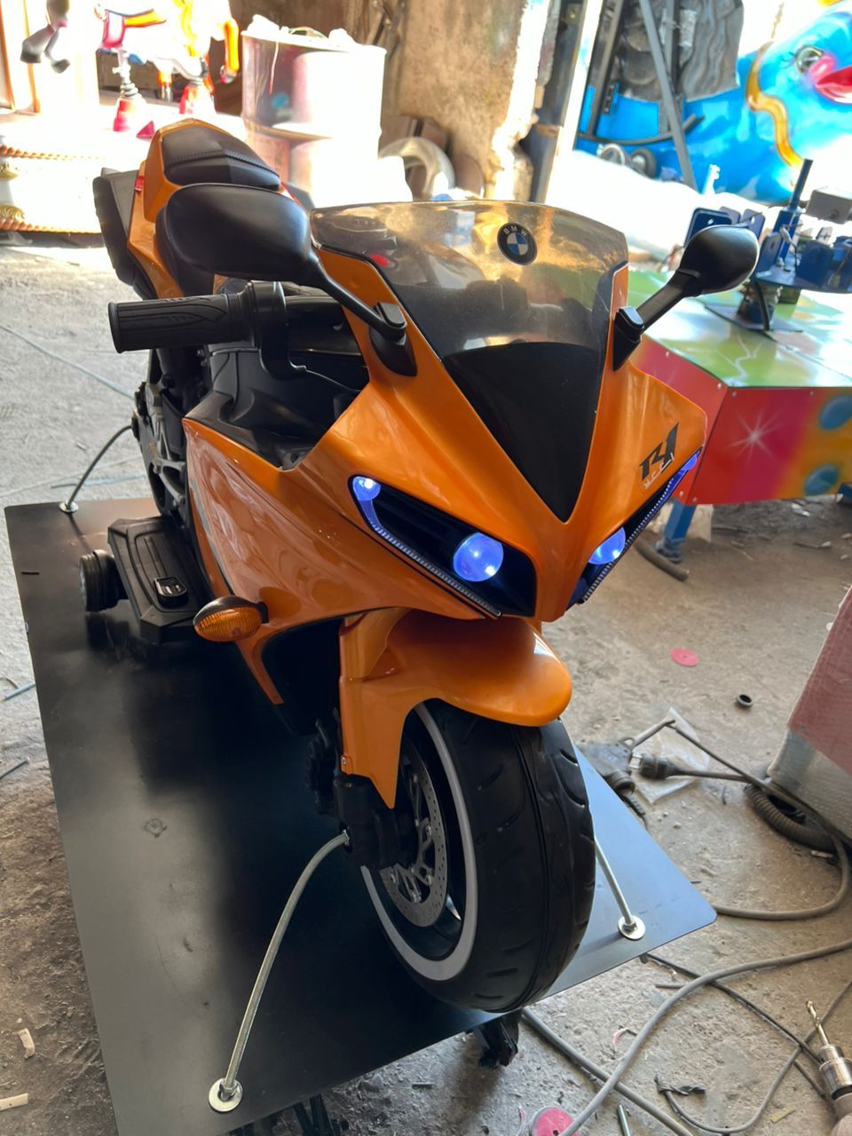 تکان دهنده موتور - طراحی مدرن با طرح موتور شارژی