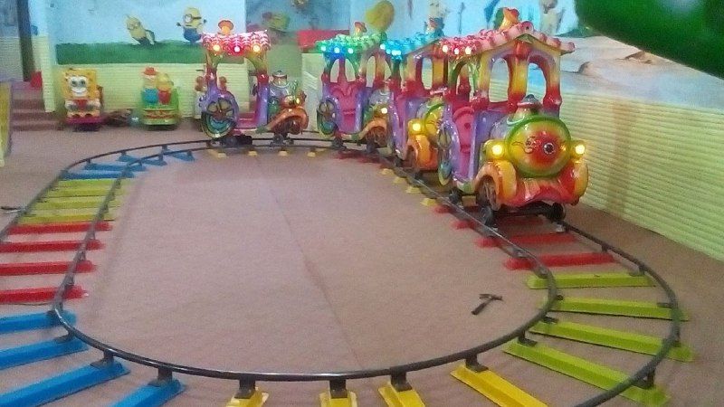 سیستم نورپردازی قطار کلبهای شادلین