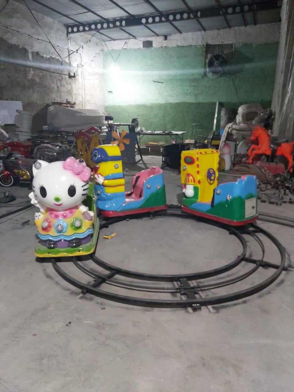 کابین قطار عروسکی با طرح گربه کیتی