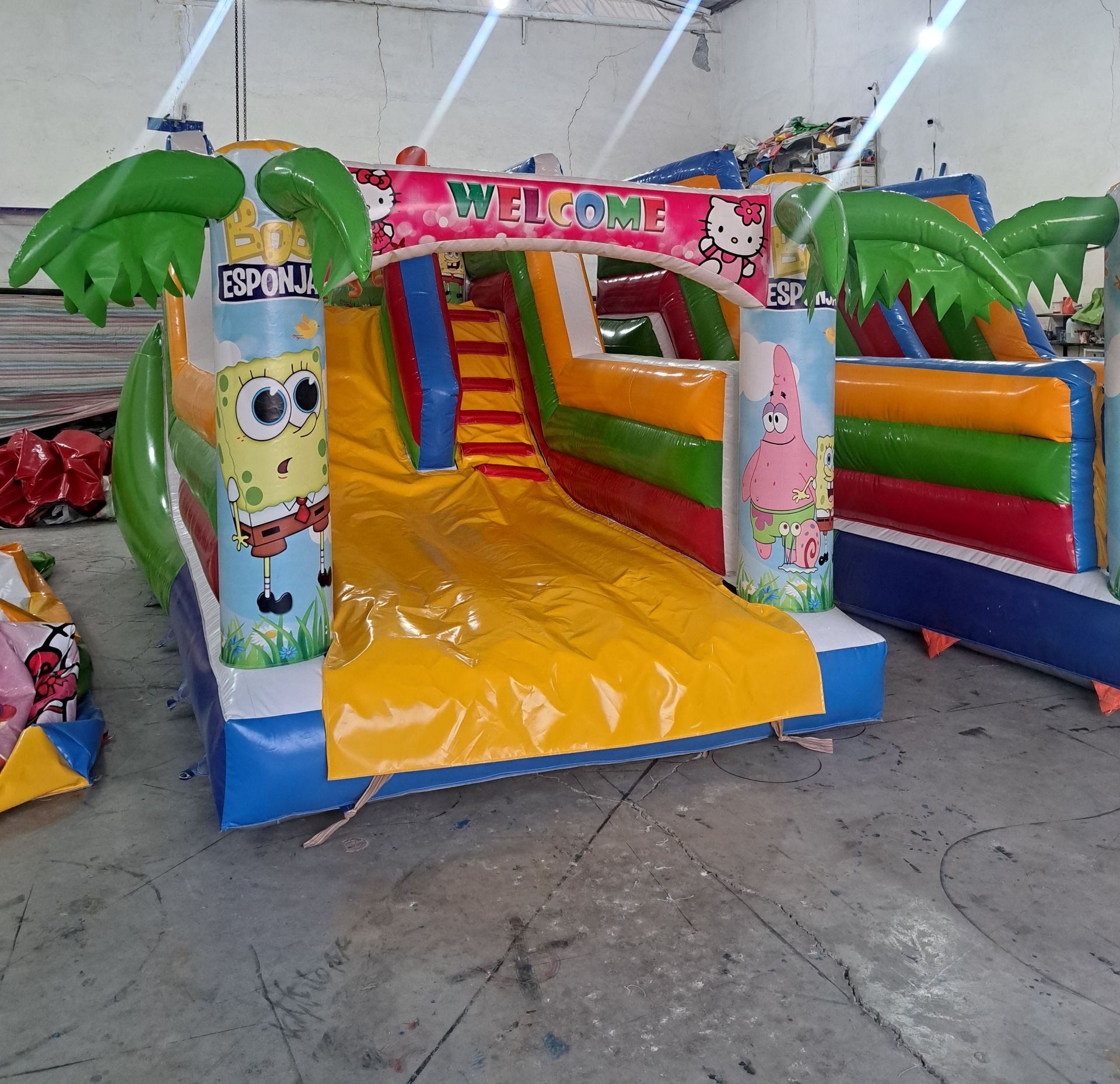 سرسره بادی طرح نخل شادلین - ارتفاع ۲.۸ متر