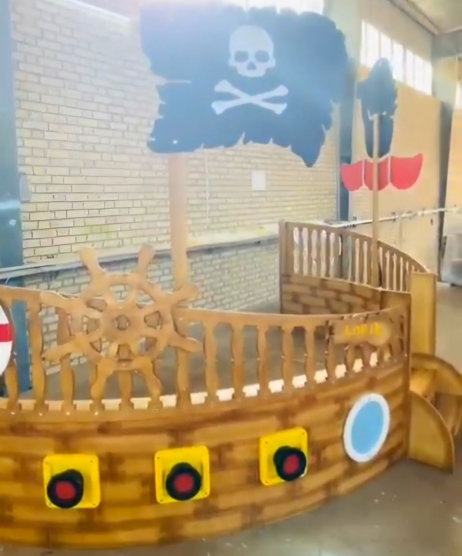 استخر شن بازی کشتی کودک شادلین با قطر ۴ متر