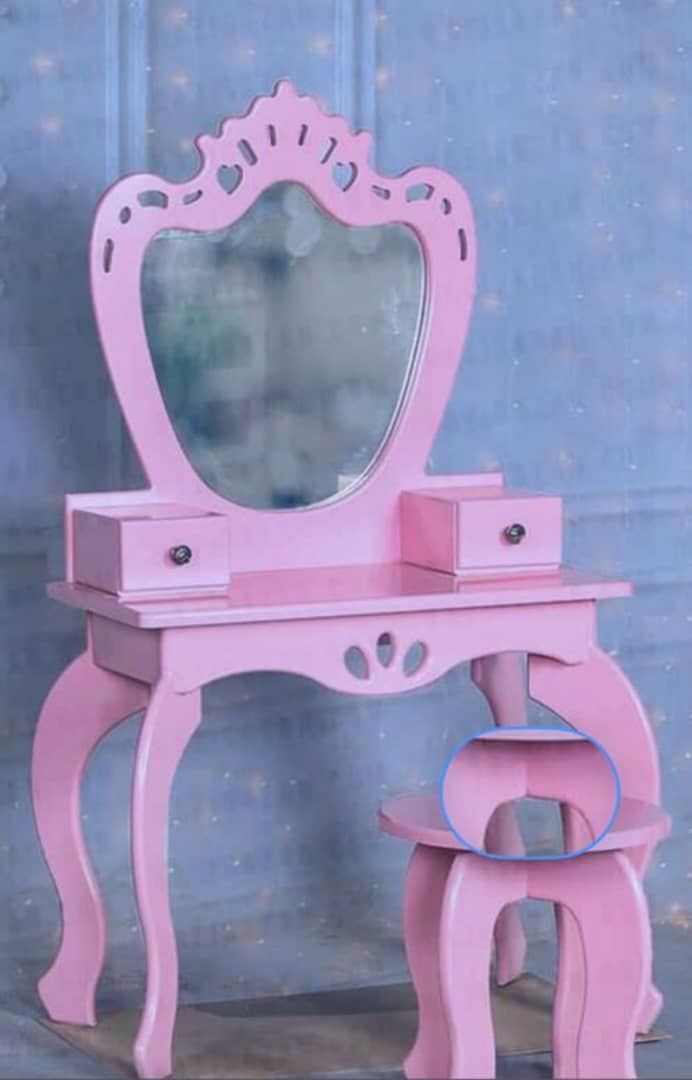 میز آرایش کودک برای مهدکودک