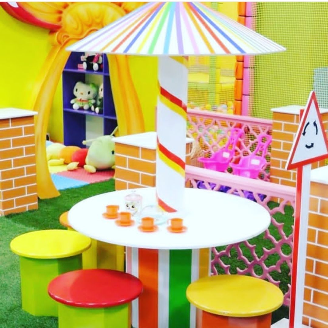 میز چتردار کودک با صندلی تاج شادلین