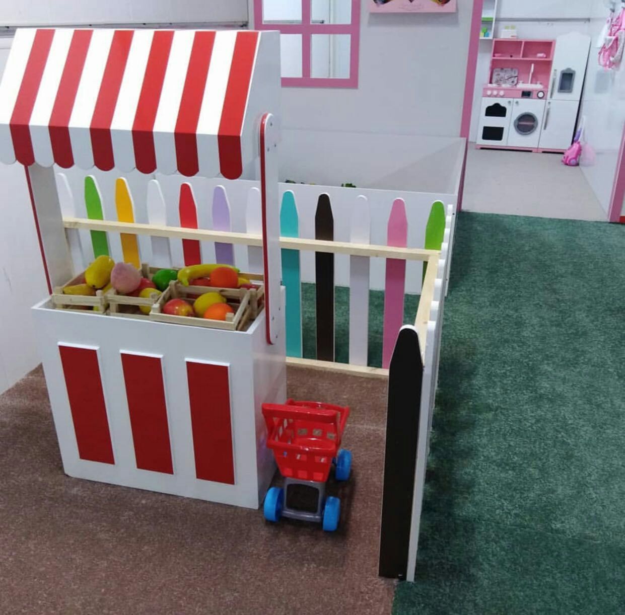 استند فروش میوه MDF با طراحی ایمن برای مهدکودک