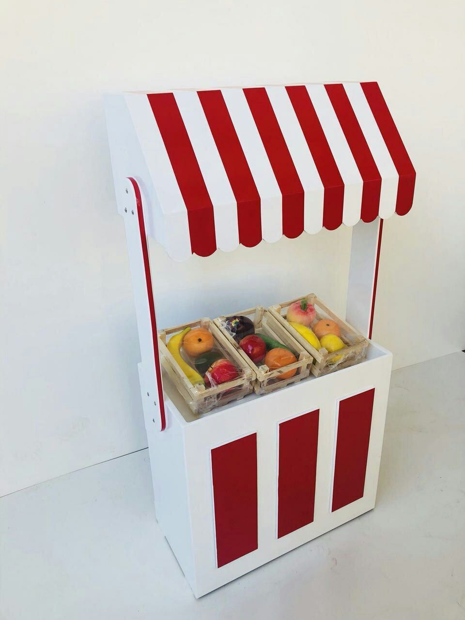 استند میوه فروشی چوبی کودک شادلین با ابعاد ۱۳۰×۳۰×۶۰
