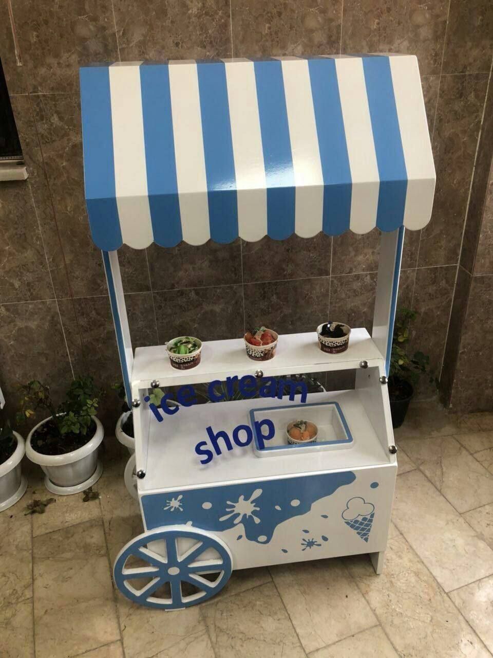 دکه بستنی فروشی مینیاتوری با طراحی رنگارنگ برای مهدکودک