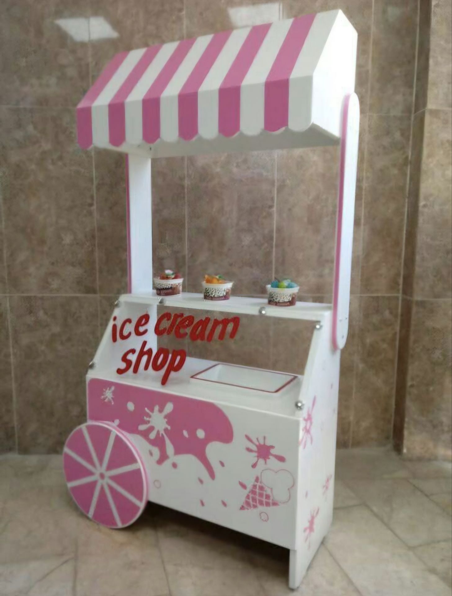 دکه سوپر بستنی کودک | خانه مشاغل | شادلین