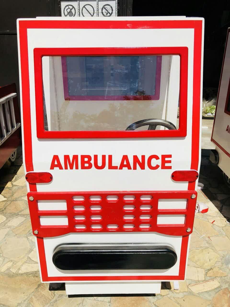 طراحی دقیق آمبولانس چوبی با المانهای خودروهای امدادی واقعی