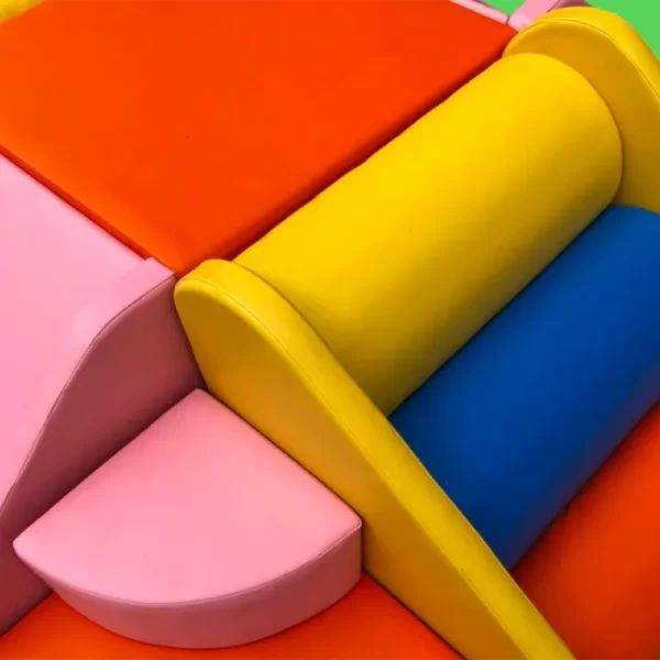 سازه بازی فومی ۴ طرفه با ابعاد ۲۶۰×۲۶۰×۹۰ سانتیمتر