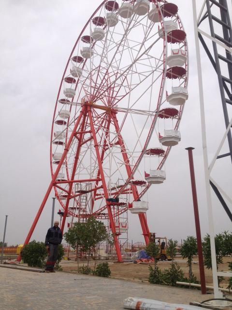 چرخ و فلک 30 متری شادلین - 24 کابین