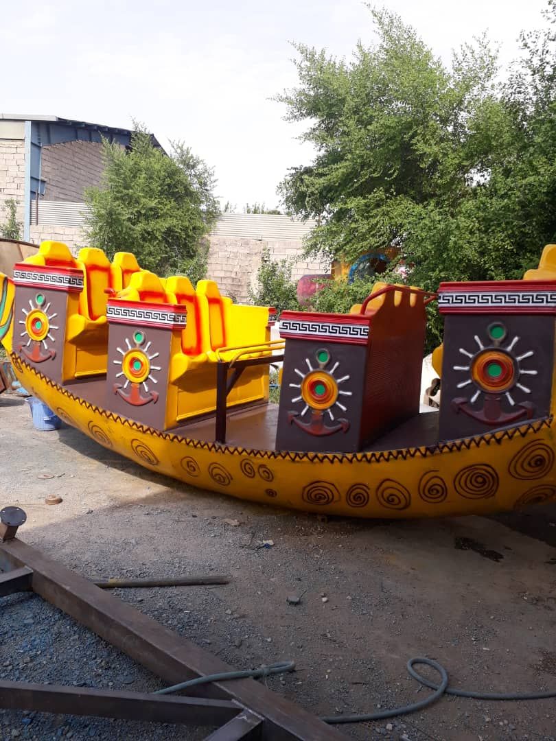 کشتی شهربازی پرتابل با نورپردازی LED