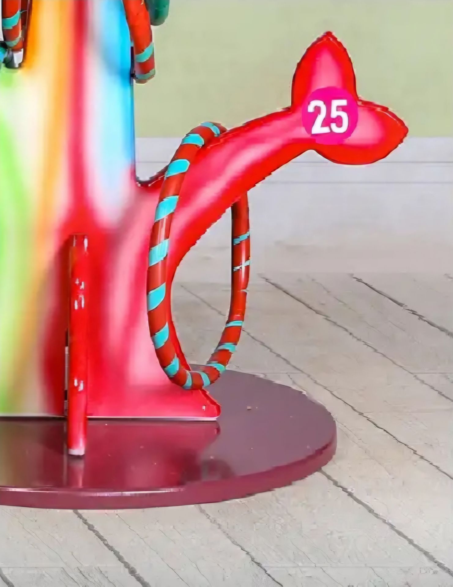 بازی پرتاب حلقه با ۵ میله رنگی برای کودکان